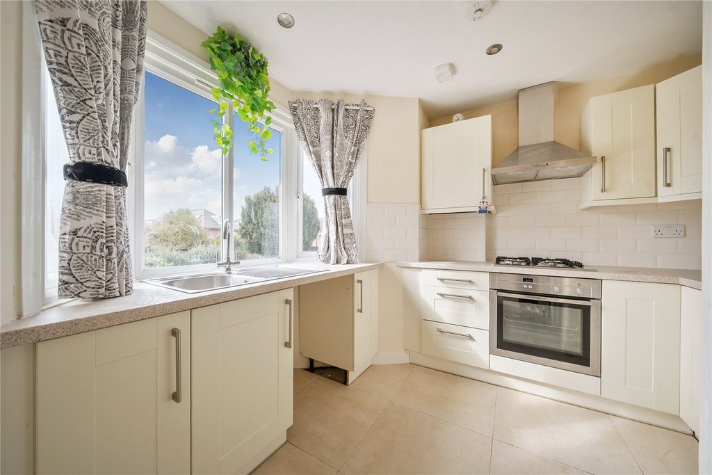 Property photo 3 of 9 Picture No. 11