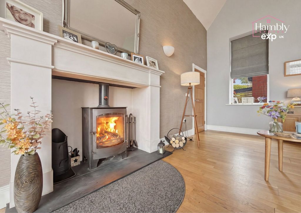 Additional image 4 of 6 bed semi-detached house for salePenrhiw Avenue, Oakdale, Blackwood NP12