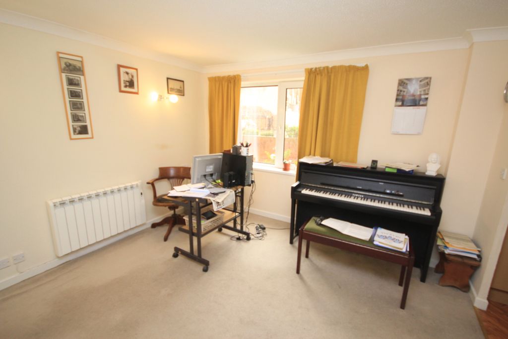 Property photo 3 of 7 Lounge