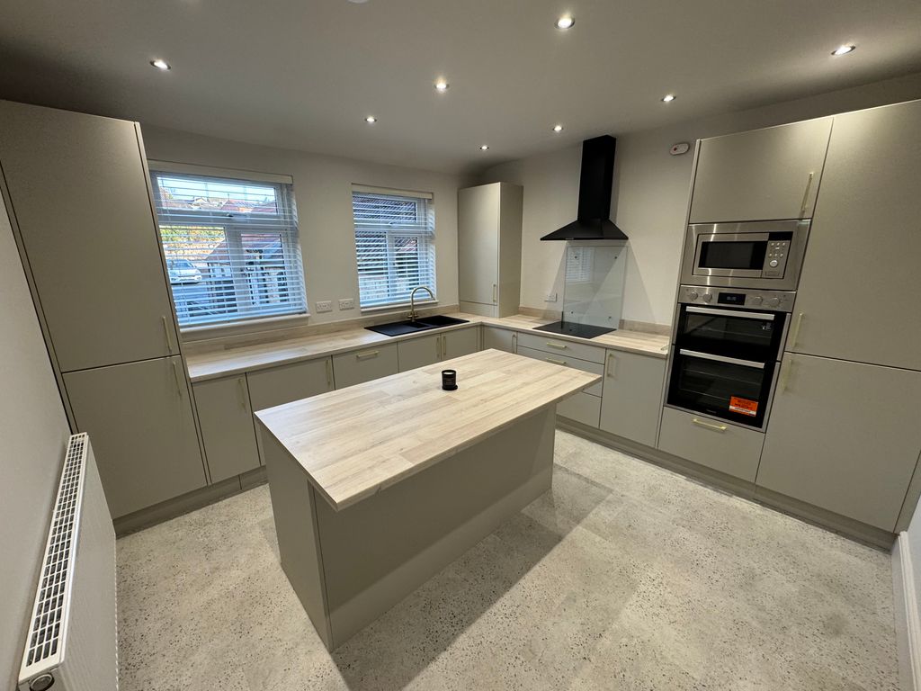 Property photo 1 of 14 Image