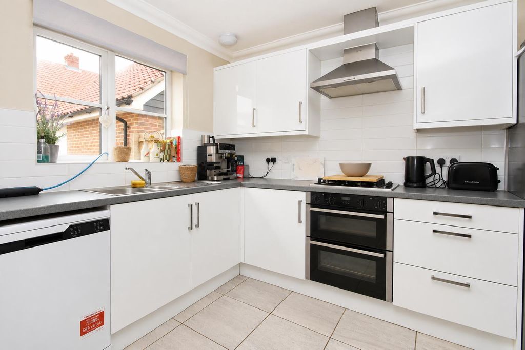 Property photo 3 of 18 3A455242-Bc59-4c0B-Ada1-5ce8d8B4Df9F.Png