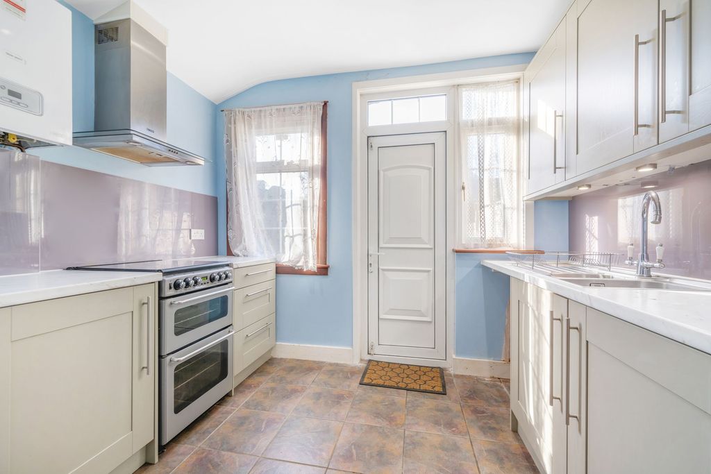 Property photo 3 of 13