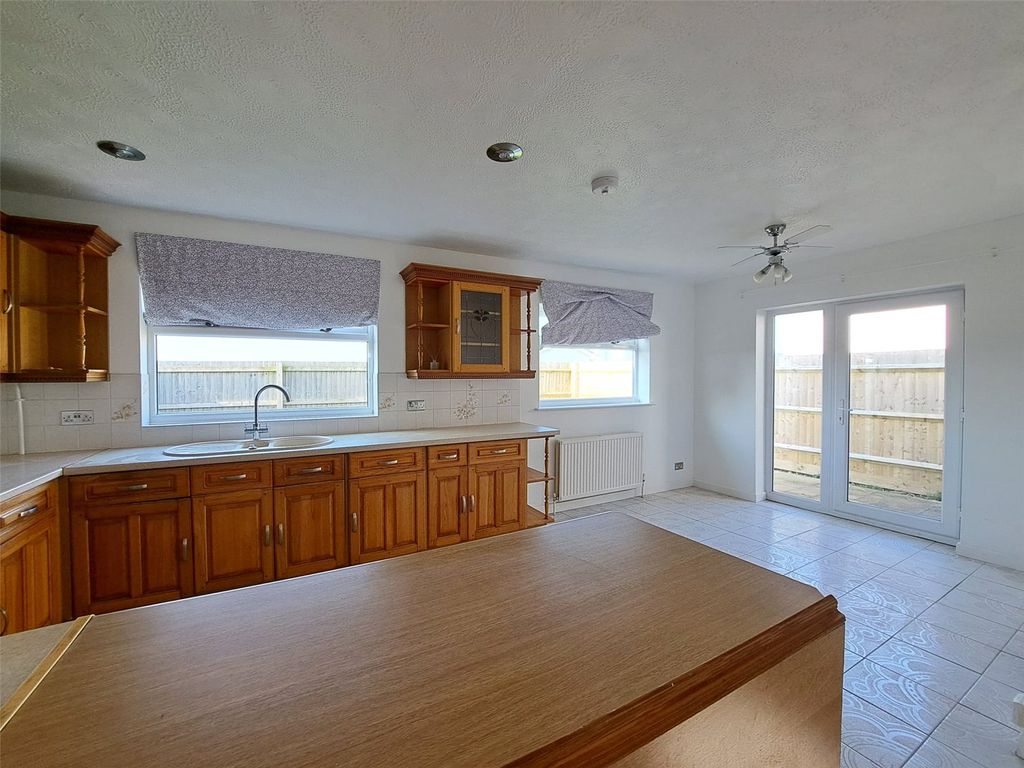 Property photo 2 of 21 Kichen/Diner