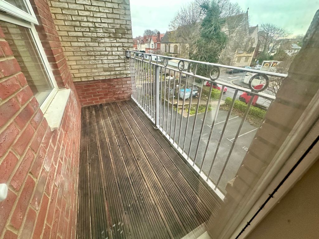 Property photo 2 of 18 Image