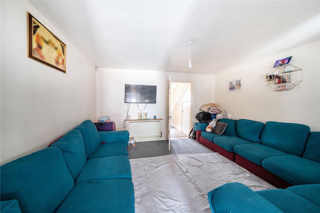Property photo 3 of 17 Internal
