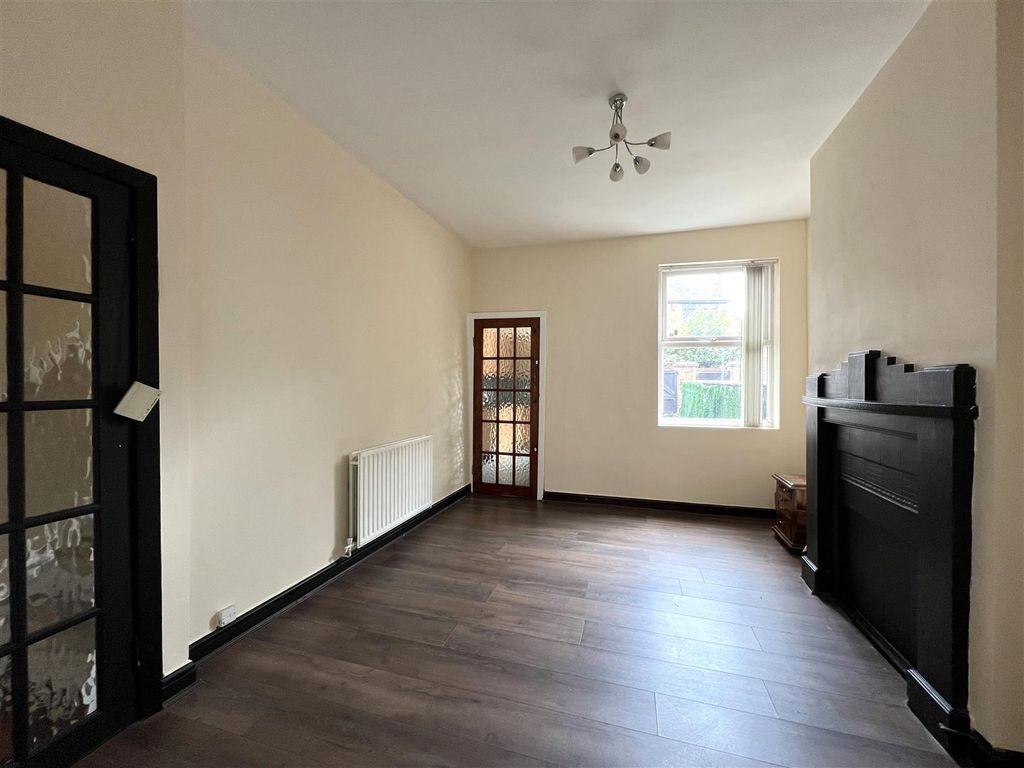 Property photo 3 of 9 Rear Reception .Jpg