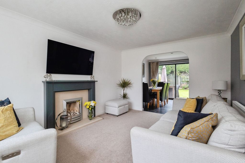 Property photo 3 of 25 Pbox-Img.Jpg