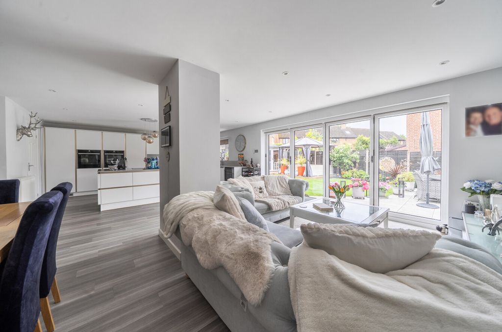 Property photo 2 of 25 1477235-22-6A2Af7...