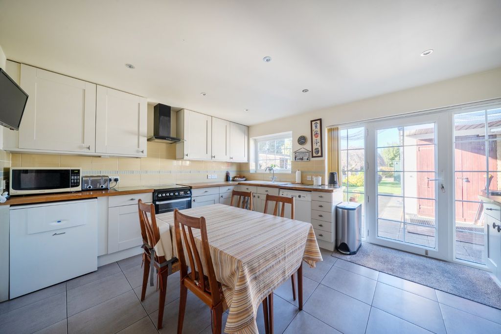 Property photo 3 of 22 Kitchen
