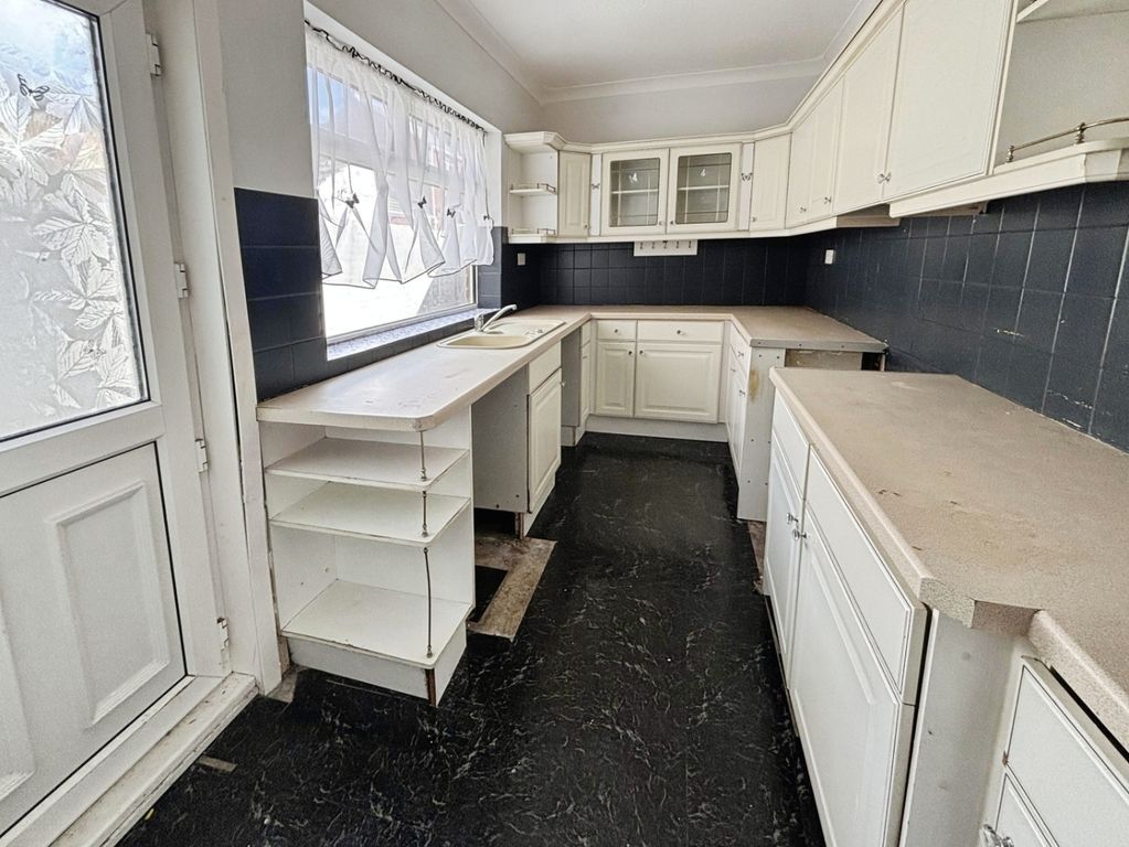 Property photo 2 of 14 Pbox-Kitchen-339195.Jpg