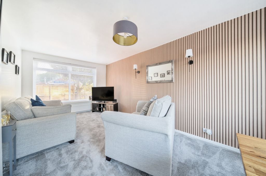 Property photo 2 of 17 Lounge Area D