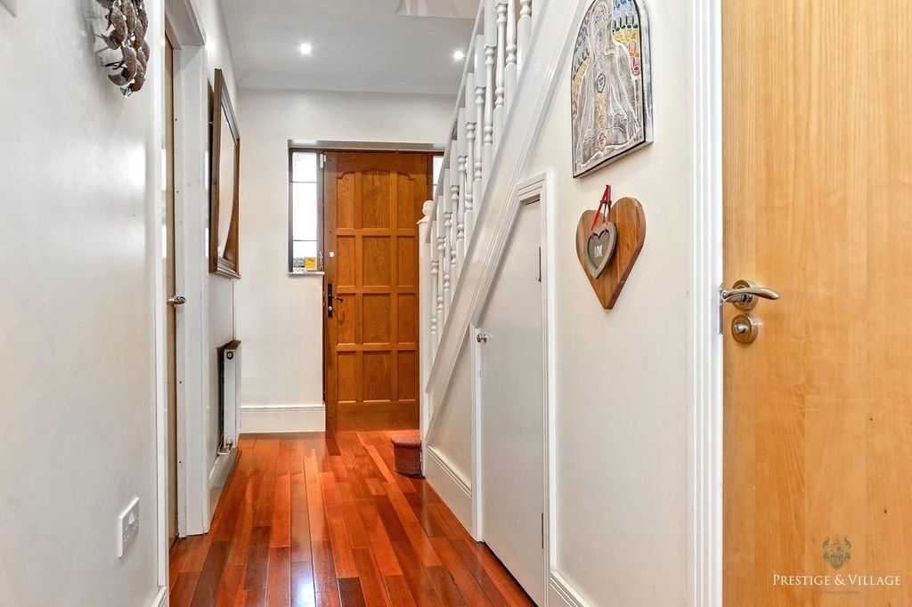 Property photo 3 of 17 13Faunaclose-11  Front Hall.Jpg