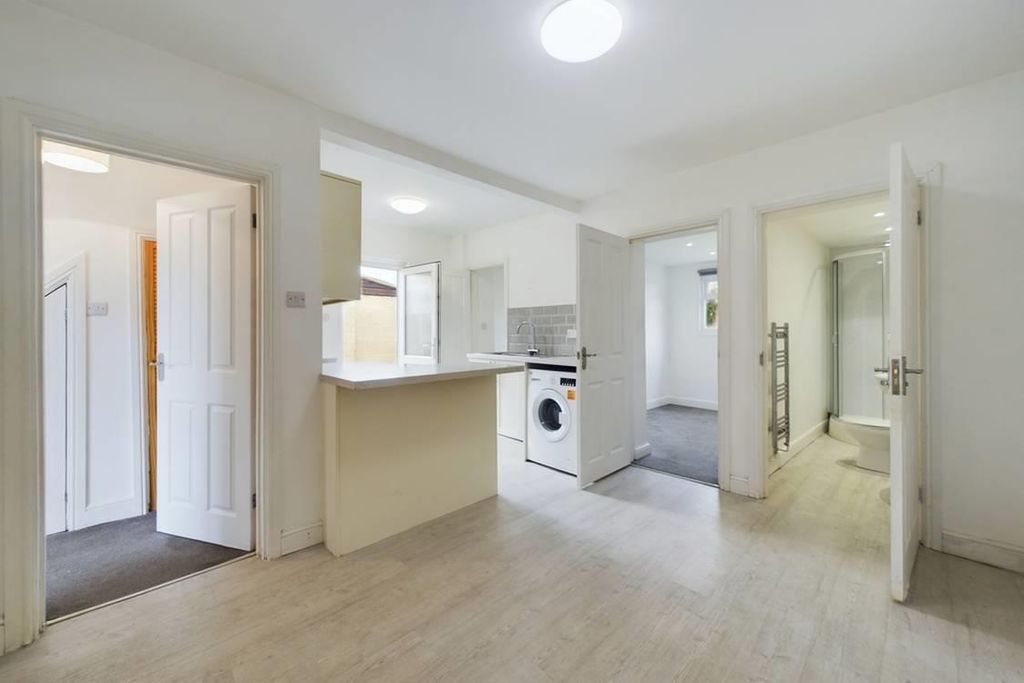 Property photo 2 of 20 Cam01635G0-Pr0096-Still011-Thumbnail-H750-70.Jpg