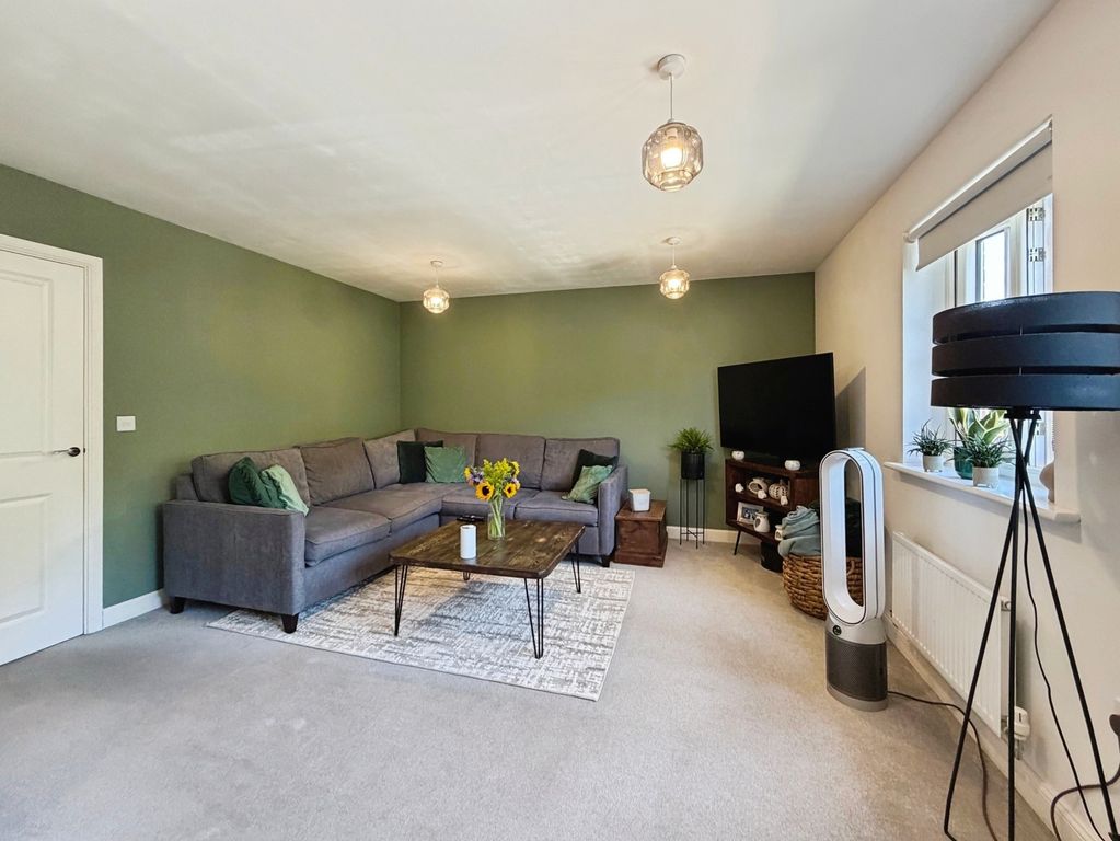 Property photo 2 of 10 Pbox-Img.Jpg