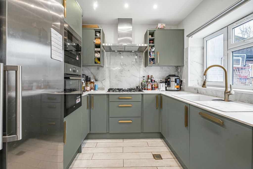 Property photo 2 of 17 Kitchen