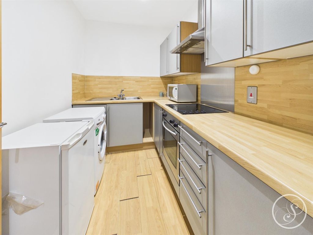 Property photo 1 of 8 Cam02071G0-Pr0935-Still007.Jpg