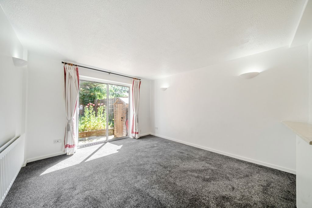 Property photo 2 of 16 1465919-15-6A15Ac...
