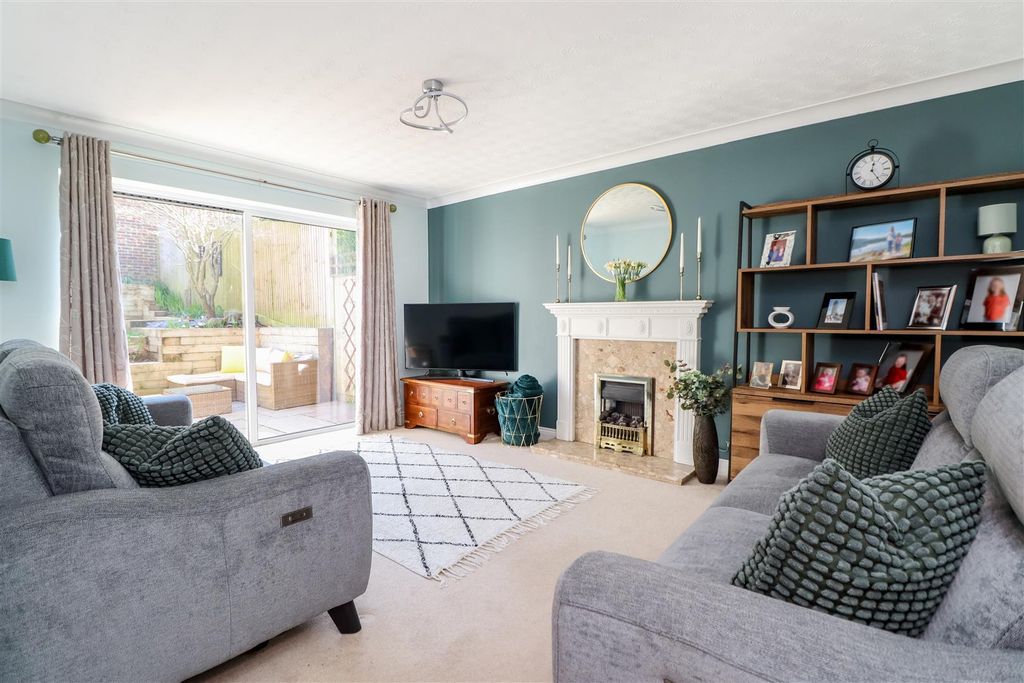 Property photo 2 of 21