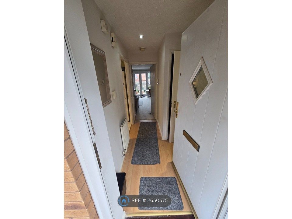 Property photo 2 of 17 Entrance