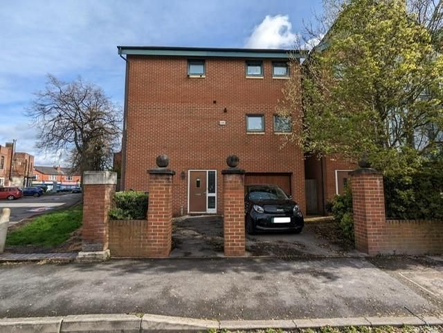 Property photo 1 of 19 External