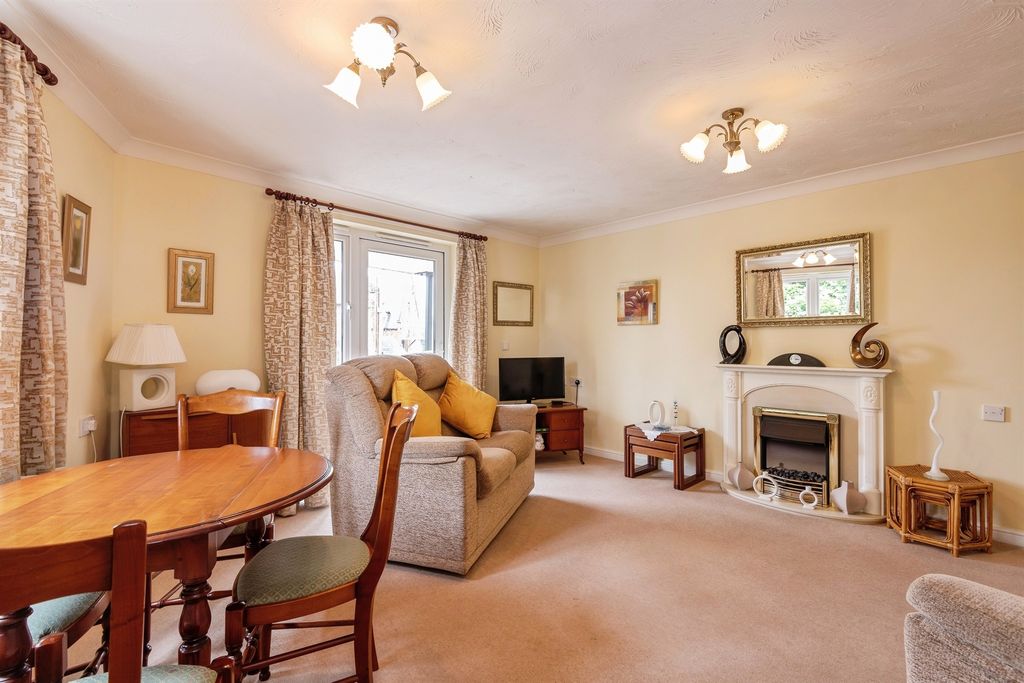 Property photo 3 of 17