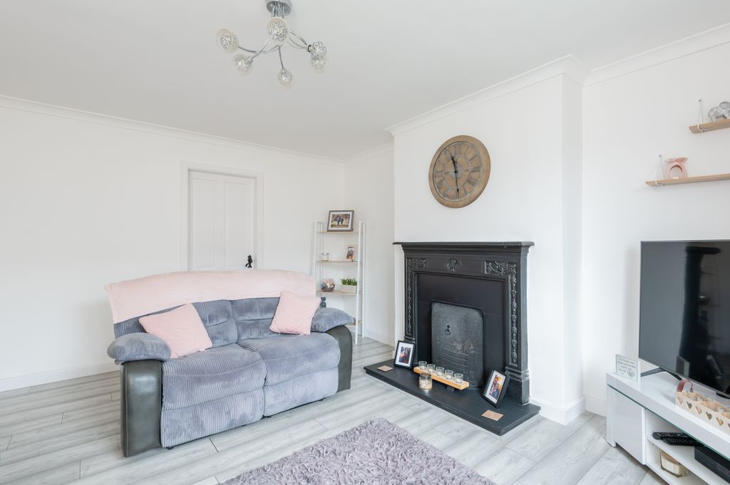 Property photo 3 of 24