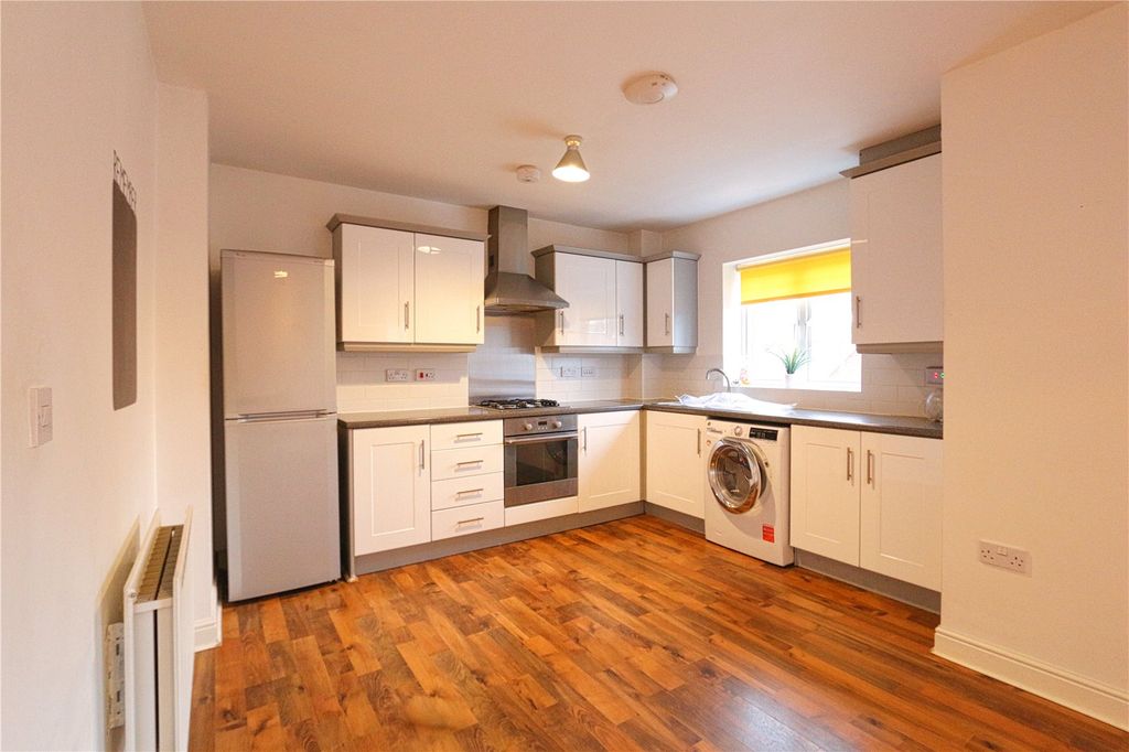 Property photo 2 of 9 Living Area