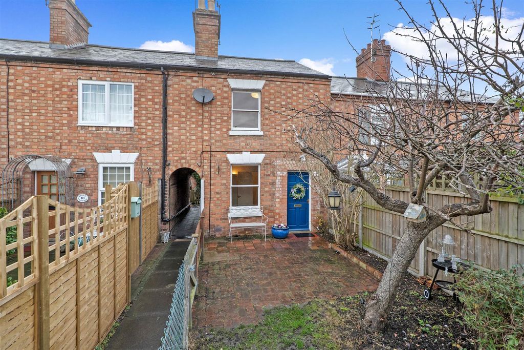 Property photo 1 of 9