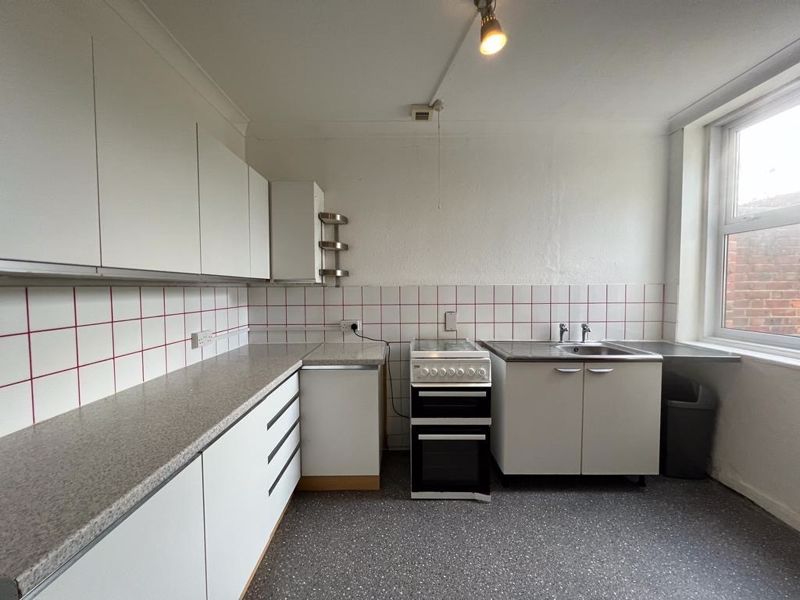 Property photo 2 of 9 Photo 6