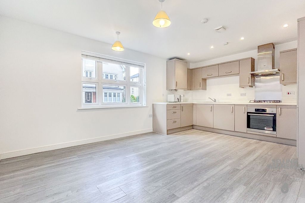 Property photo 3 of 10 5326195
