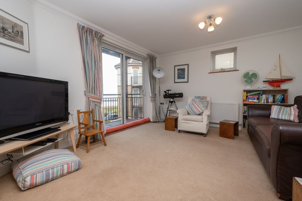 Property photo 2 of 13 Picture 2