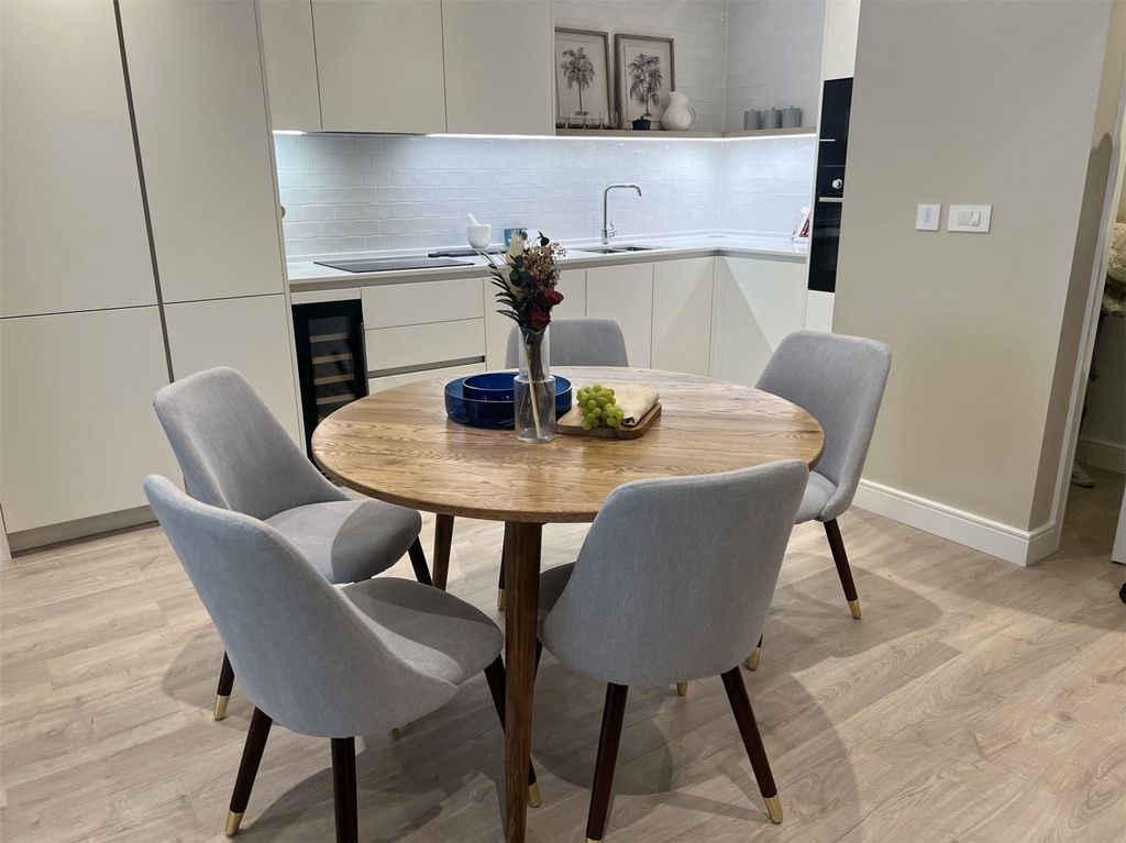 Property photo 2 of 8 Picture No. 01