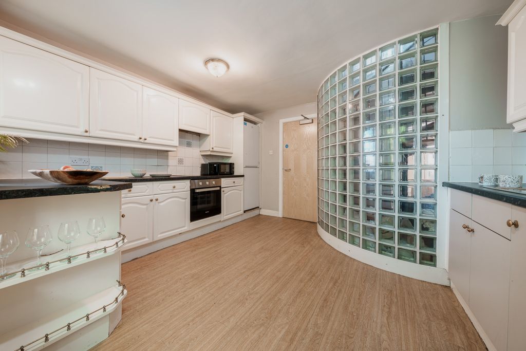 Property photo 3 of 15 Photo 2