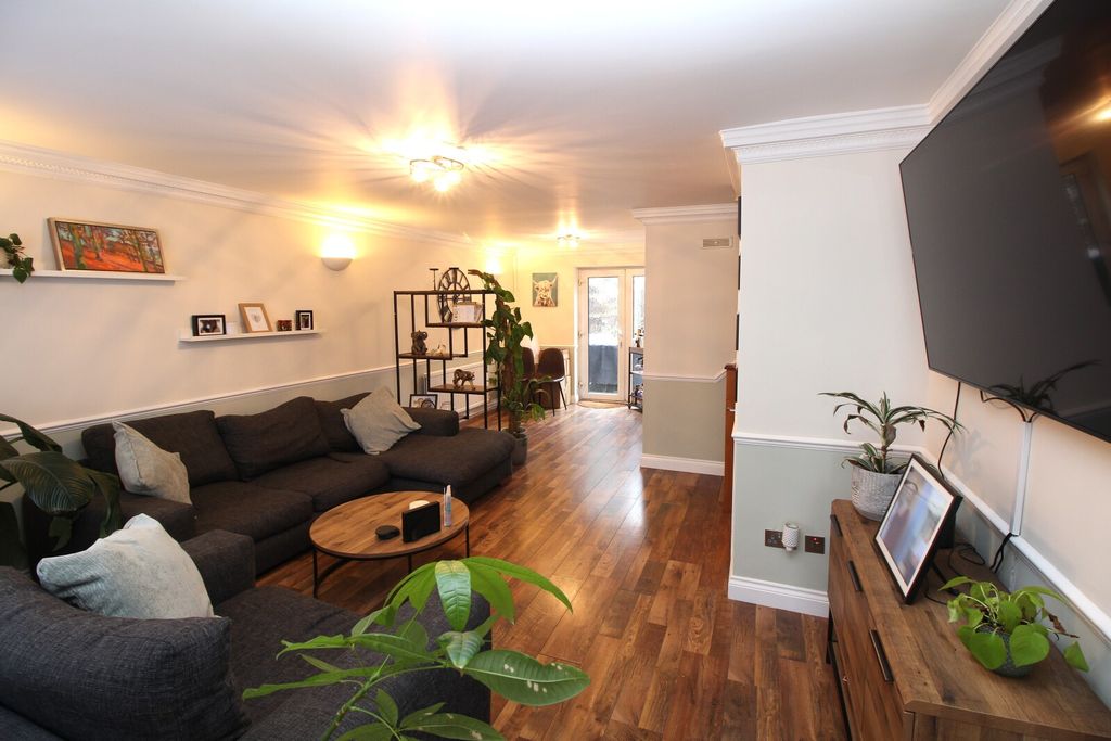 Property photo 2 of 12 Lounge View 1