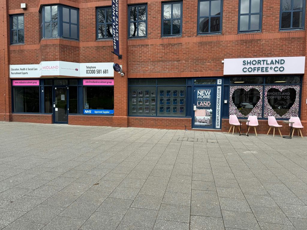 Property photo 2 of 4 Warwick Gate Gf Ext.Jpg