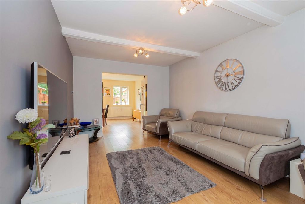 Property photo 2 of 18 14 Elliman Avenue-13.Jpg