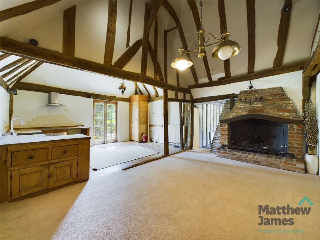 Property photo 3 of 17 Cam03063G0-Pr0061-Still012.Jpg