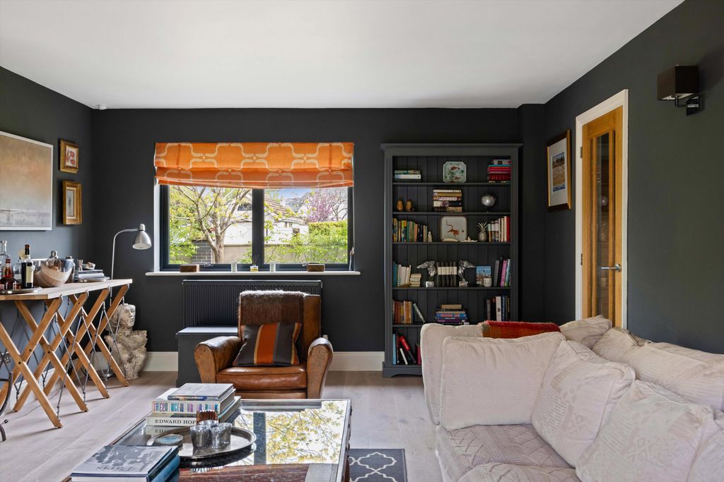 Property photo 2 of 31 Image