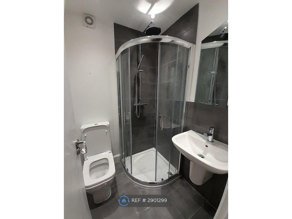 Property photo 3 of 12 Bathroom