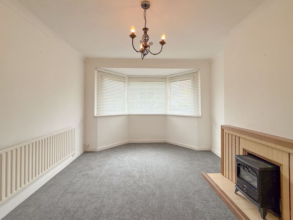 Property photo 3 of 44
