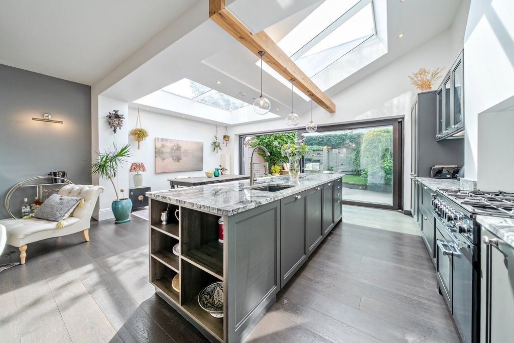 Property photo 1 of 19 Picture No. 82