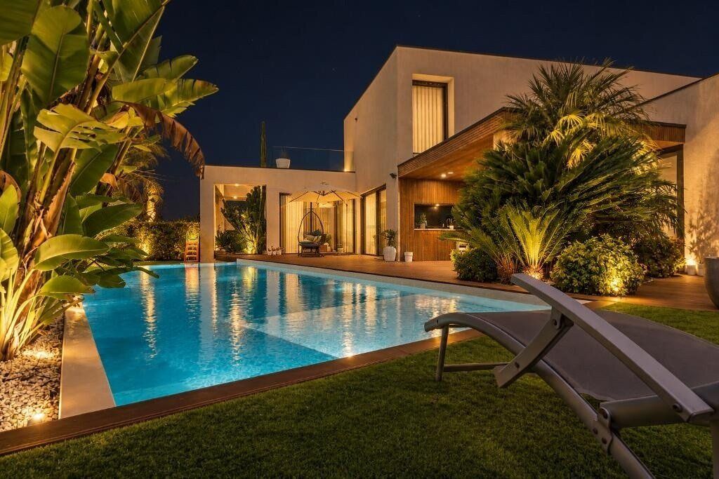 Property photo 1 of 89 Luxury T3 Villa With Pool | Grijó, Vila Nova De Gaia