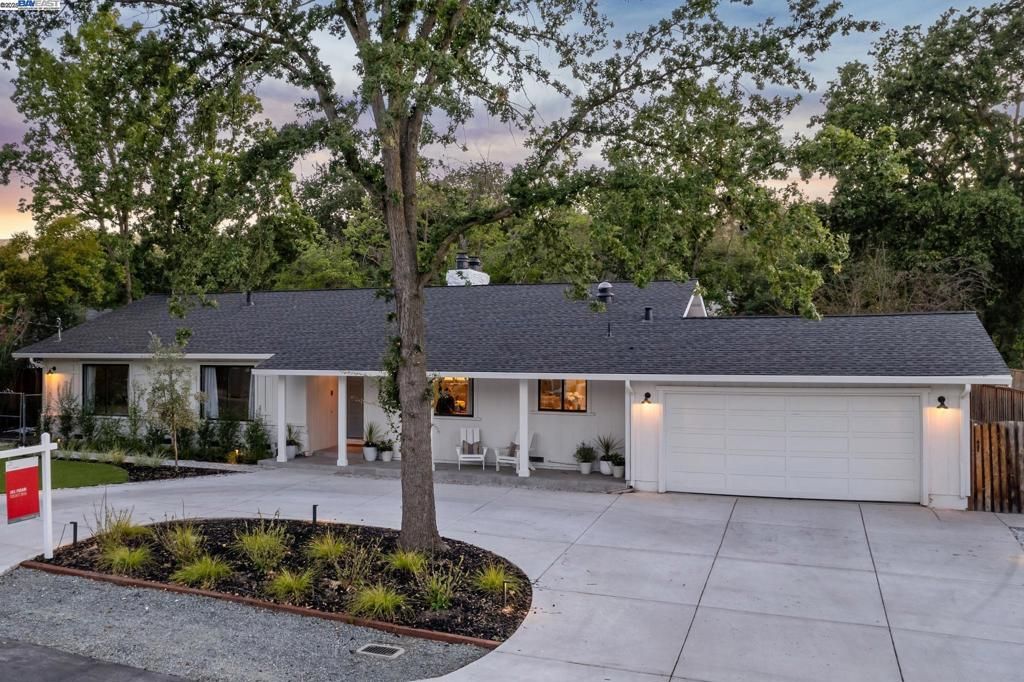 Property photo 1 of 50