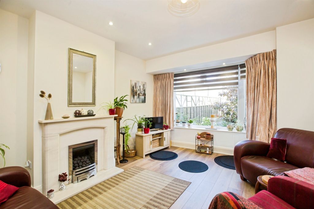 Property photo 2 of 17