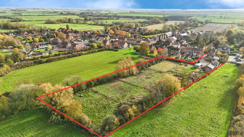 Property photo 3 of 23 3733218