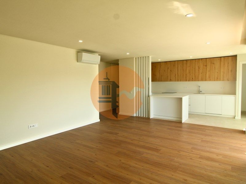 Property photo 1 of 34