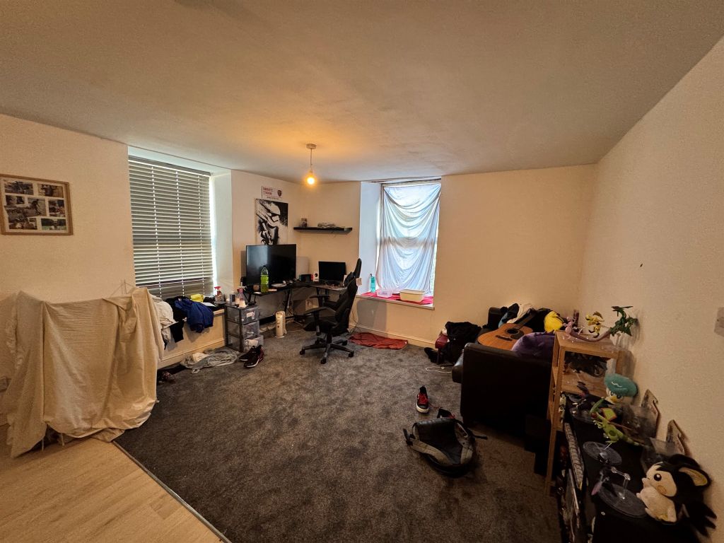 Property photo 3 of 5