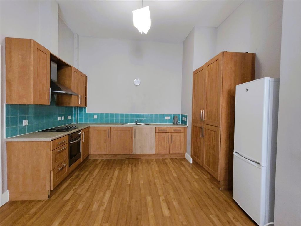 Property photo 2 of 8 Kitchen