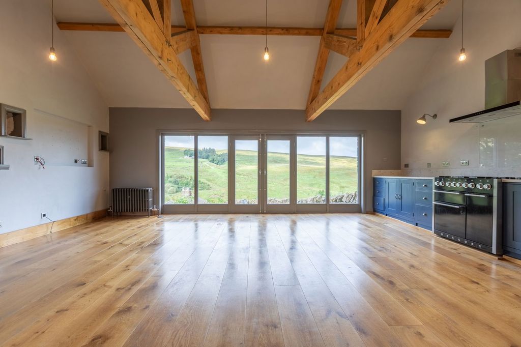 Property photo 2 of 27