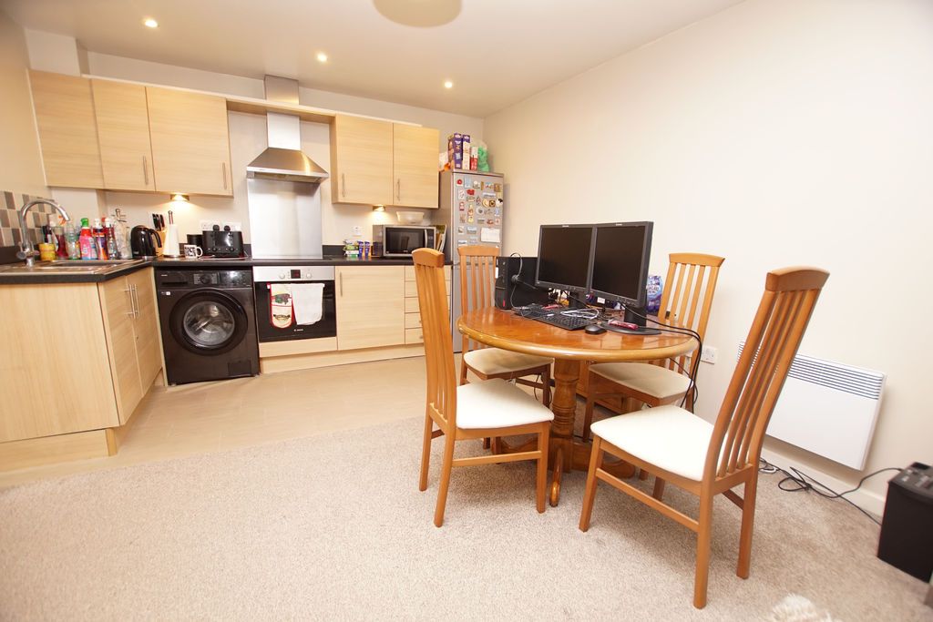 Property photo 2 of 10 Lounge/ Dining/ Kitchen Area